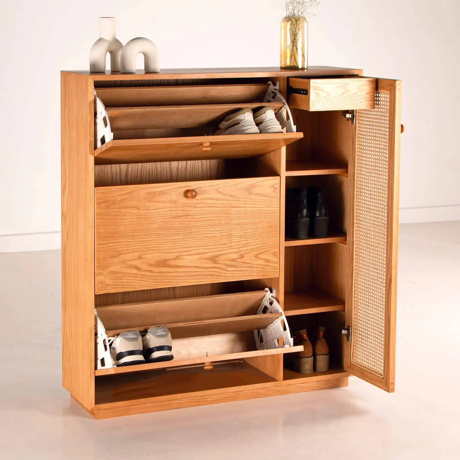 Picture of Su Tipper Shoe Storage