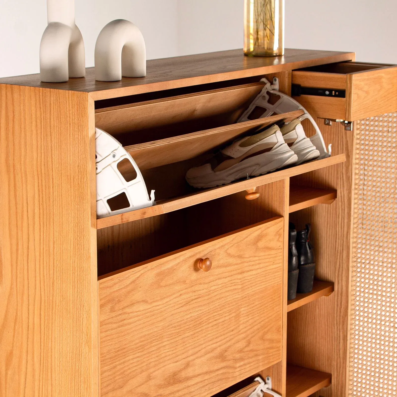 Picture of Su Tipper Shoe Storage