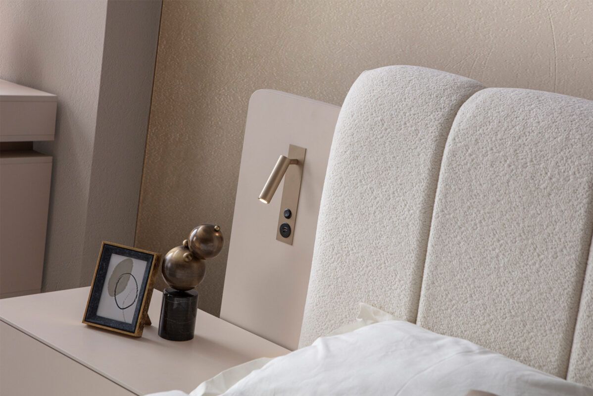 Picture of FBMB0011 Master bedroom set 5 pieces - White with multiple colors