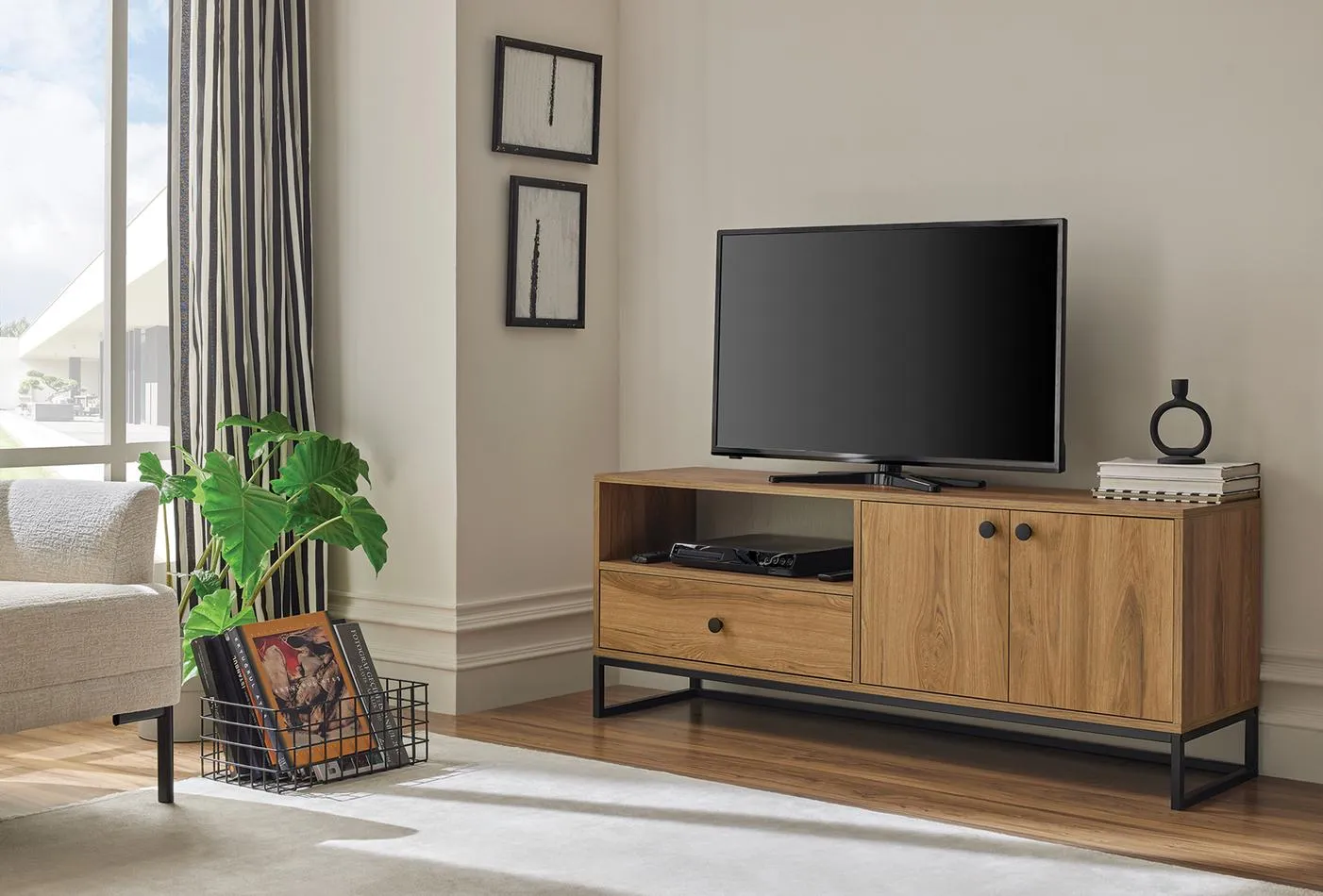 Picture of HUTV001 - Tv unit MDF brown wood